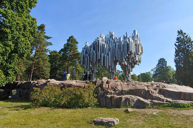 Sibelius-monumentti Sibeliuksen puistossa. Kuva: Helsingin kaupunki / Antti Honkala.