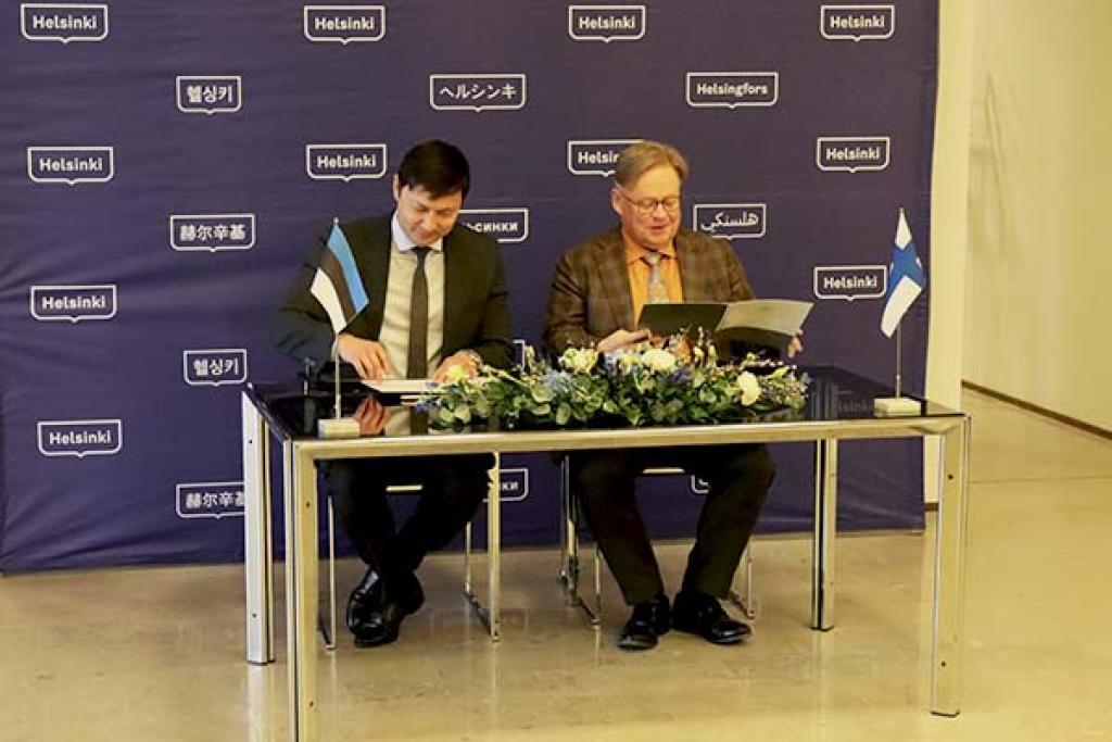 Helsingin pormestari Juhana Vartiainen ja Tallinnan pormestari Mihhail Kõlvart allekirjoittivat sopimusta.