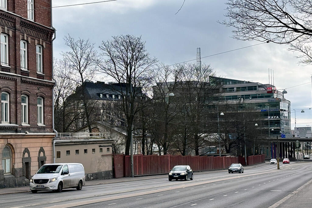 Mechelininkatu kuvattuna etelään päin Marian sairaalan kohdalta.
