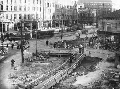 Heikinkadun muutostit vuonna 1935. Foto Roos. HKM