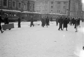 Siltasaarenkatua pomituksen jlkeen helmikuussa 1944. Kuva Erkki Voutilainen. HKM